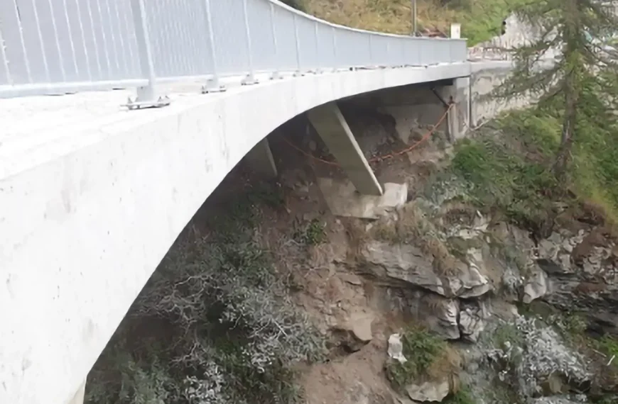 Pont de Villa sur le Peterey